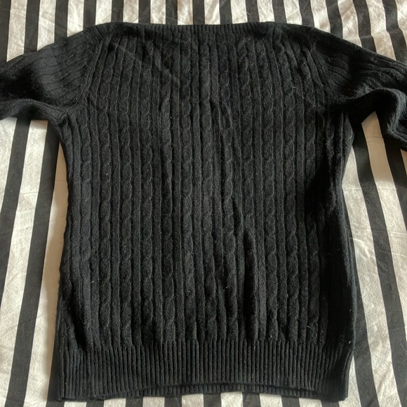 100% Cashmere Sweater. Kier+J. Black. Size XS. Excellent condition. - Picture 4 of 4